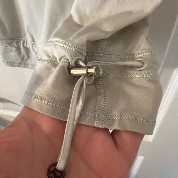 Lulu Lemon|| Tank Top Size 10 - Picture 3 of 4